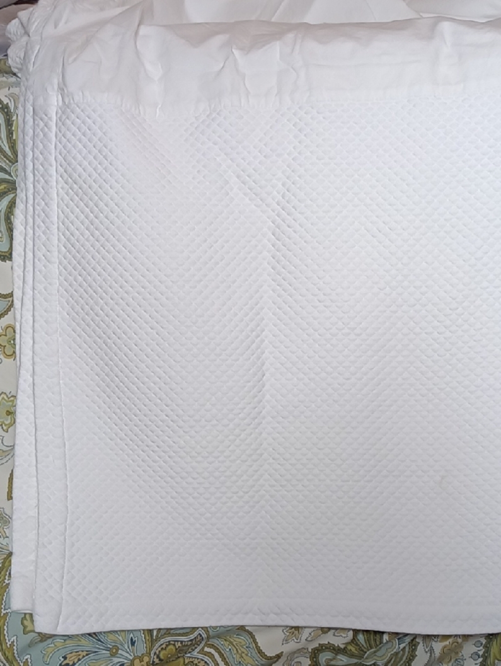 Williams Sonoma Cream Cotton Mini Diamond Matelasse Bed Skirt - Picture 2 of 10